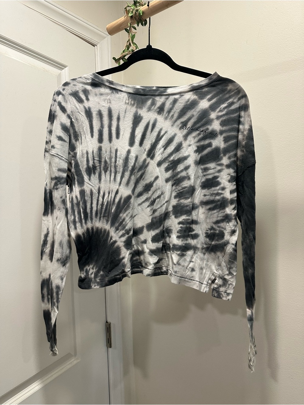 PINK Victoria's Secret Black & White Tie-Dye Long Sleeve Crop Top